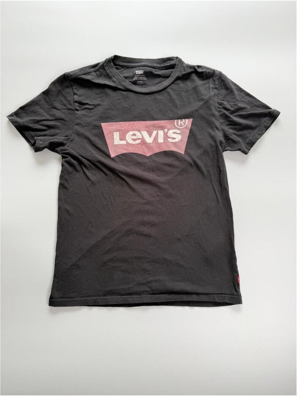 Levi's Logo T-Shirt Womens Small, Black Tee Pink Batwing Graphic Casual Top